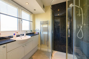 En-Suite- click for photo gallery